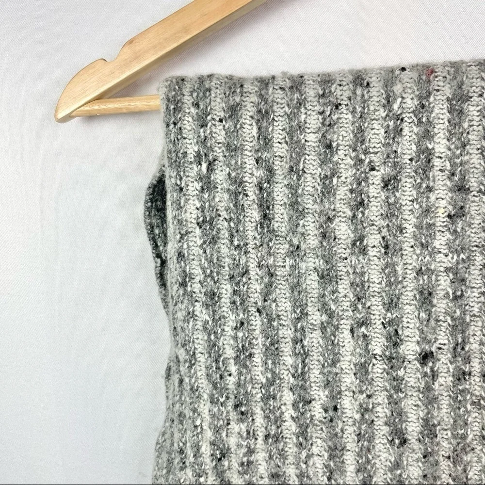 Dolce & Gabbana J&ANS Gray Ribbed Wool Rectangle Scarf‎